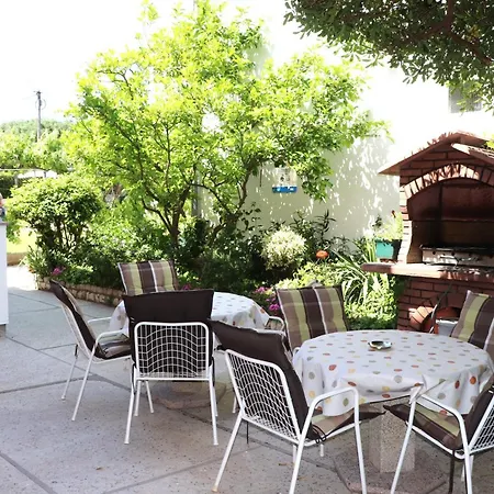 A 4 With Terrace Garden And Sea View Apartament Barbat na Rabu