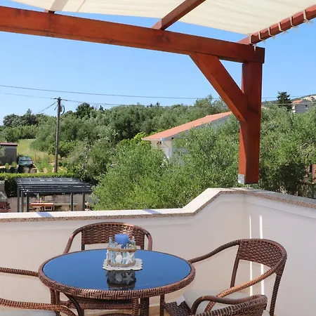 A 4 With Terrace Garden And Sea View Appartement *