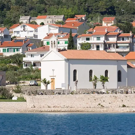 A 4 With Terrace Garden And Sea View Barbat na Rabu